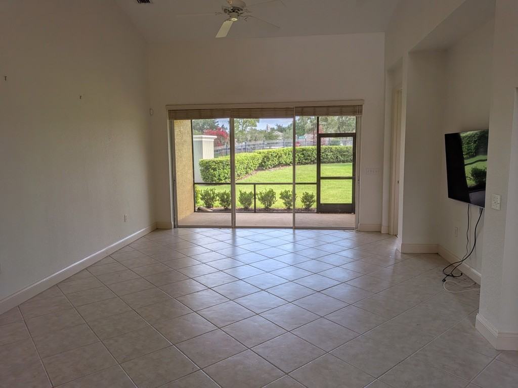 3017 Mission Lakes Dr - Photo 5 of 14