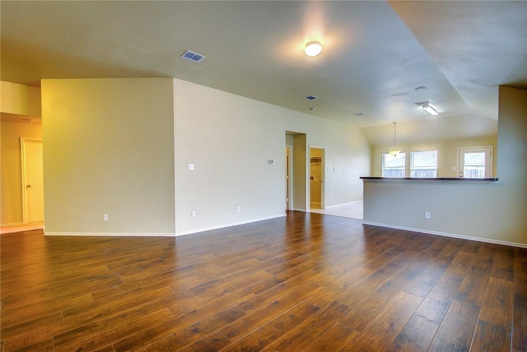 8513 Prairie Wind Trl - Photo 2 of 29
