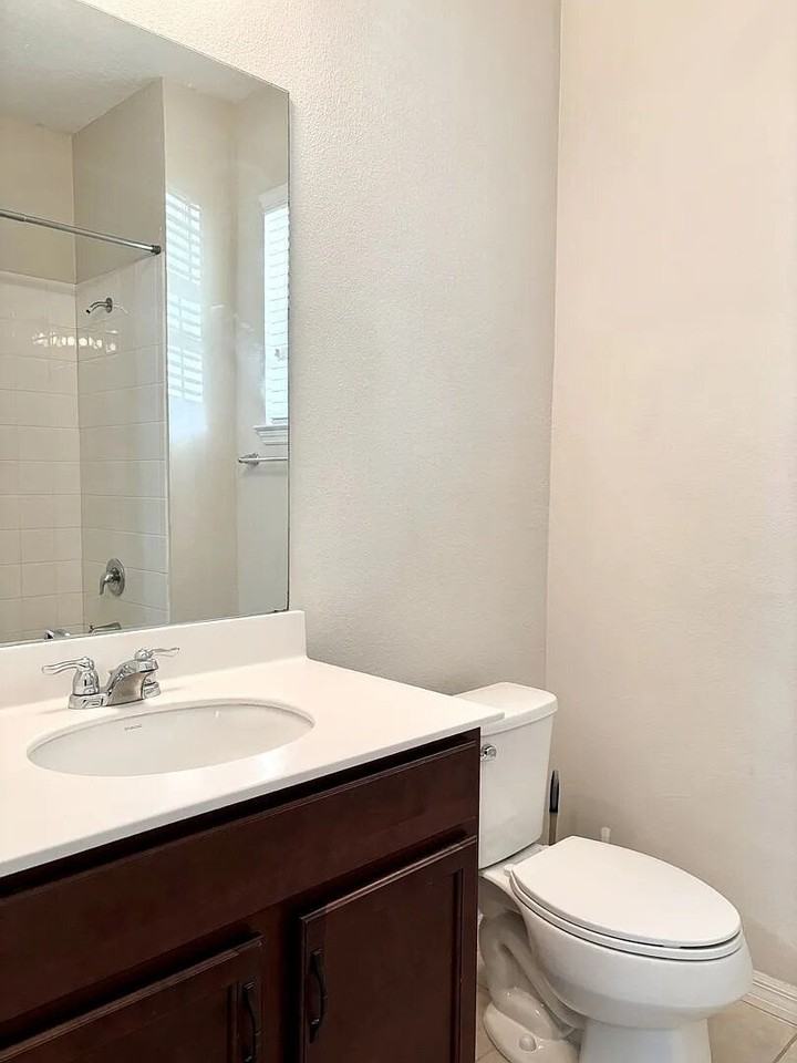 9017 Flamingo Key Way - Photo 5 of 32