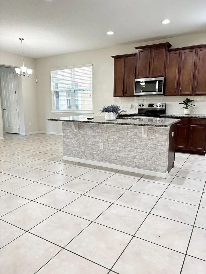 9017 Flamingo Key Way - Photo 7 of 32