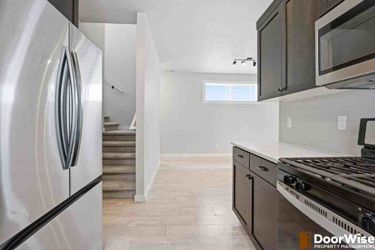 2364 Audubon Ave Se - Photo 4 of 33