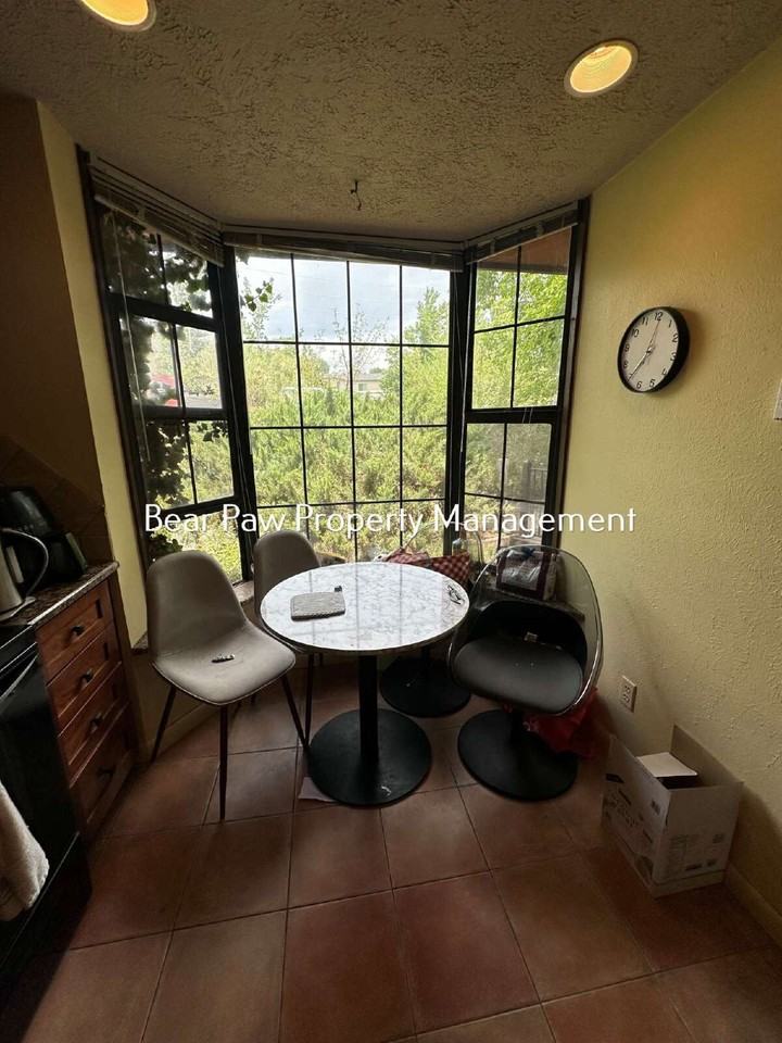 1217 8th St - Photo 4 of 15
