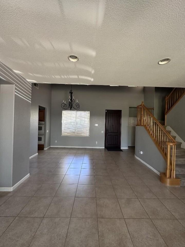 7826 Lahontan Ct - Photo 3 of 24
