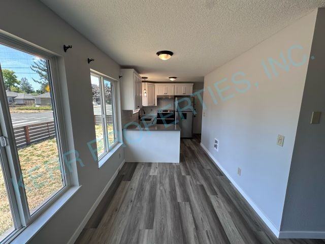 7703 Ne Fremont St - Photo 4 of 14