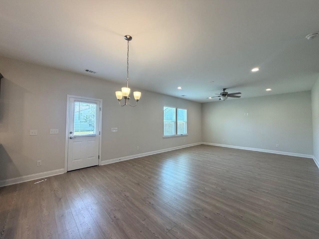 974 Danner Dr - Photo 5 of 17