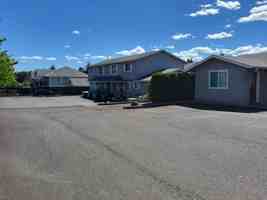 featured image of 465 E Ellendale Ave