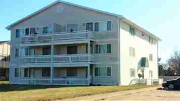 featured image of 2001 Nw Hickory Ln #1