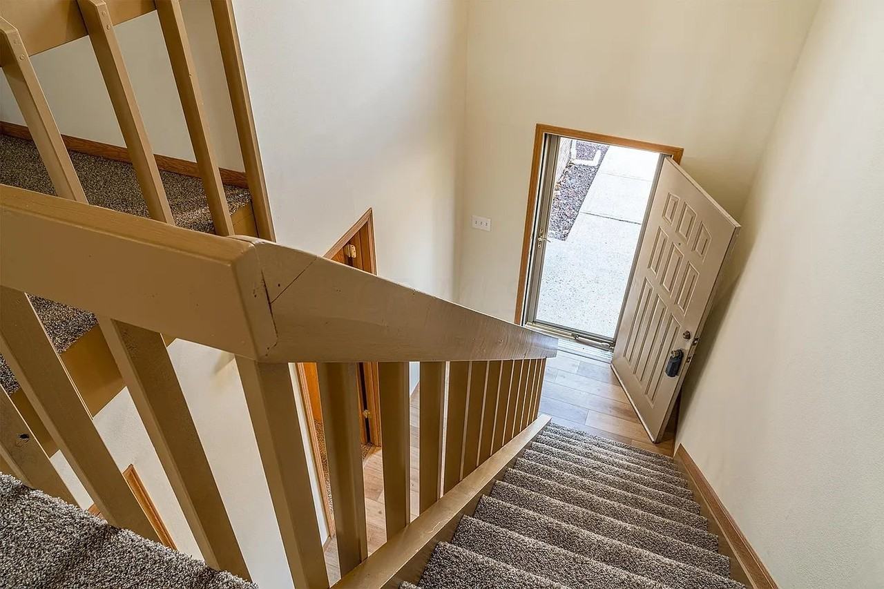 6388 Dummerston Ct - Photo 4 of 17