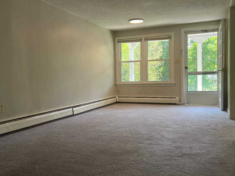 1229 Main St #E - Photo 5 of 9