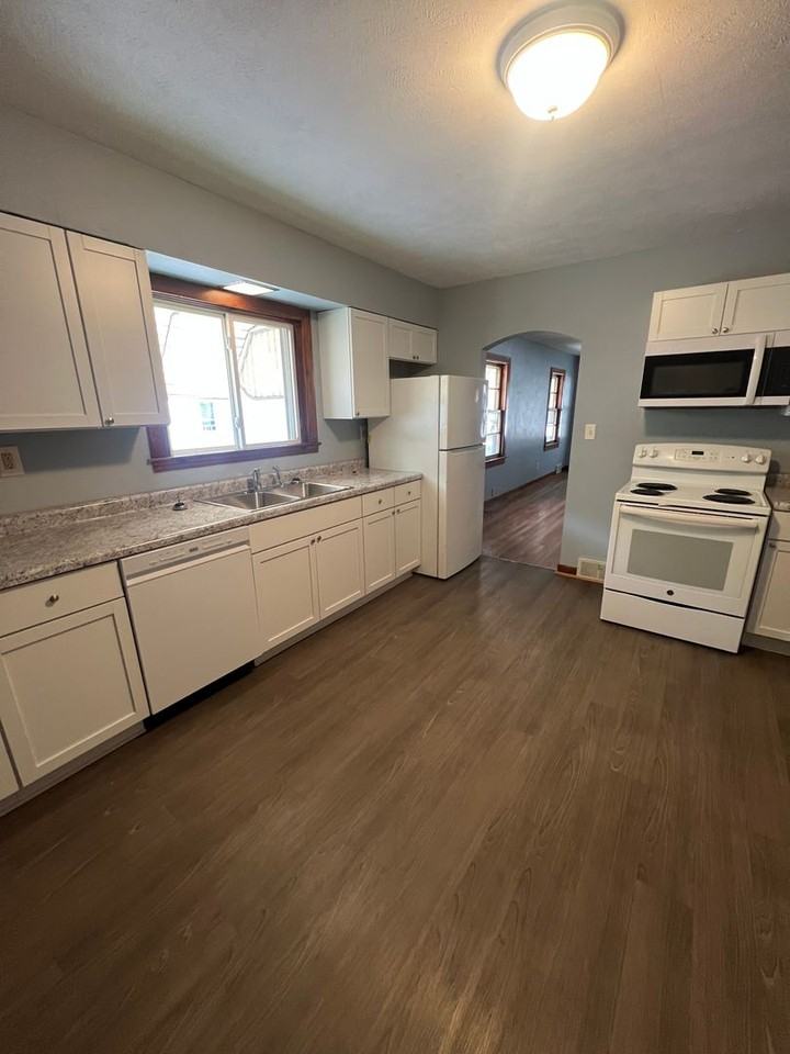 1030 N Macarthur Blvd - Photo 3 of 14