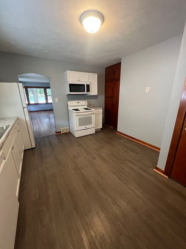 1030 N Macarthur Blvd - Photo 4 of 14