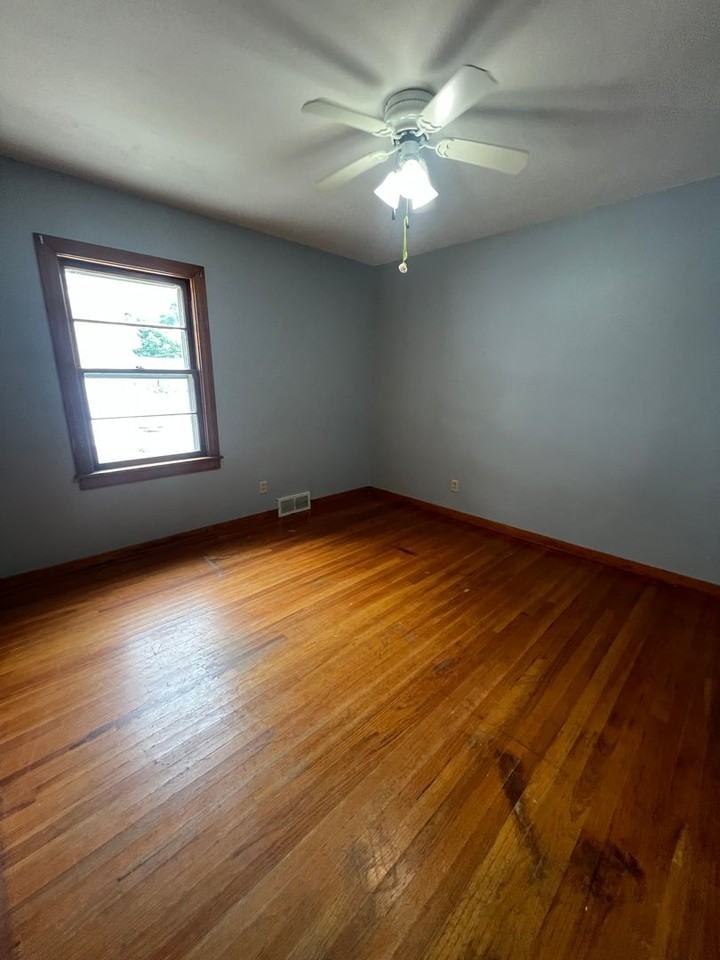 1030 N Macarthur Blvd - Photo 6 of 14