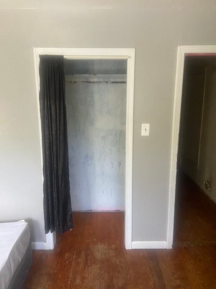 636 Preston St - Photo 3 of 4