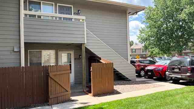4357 Hunting Meadows Cir - Photo 2 of 15