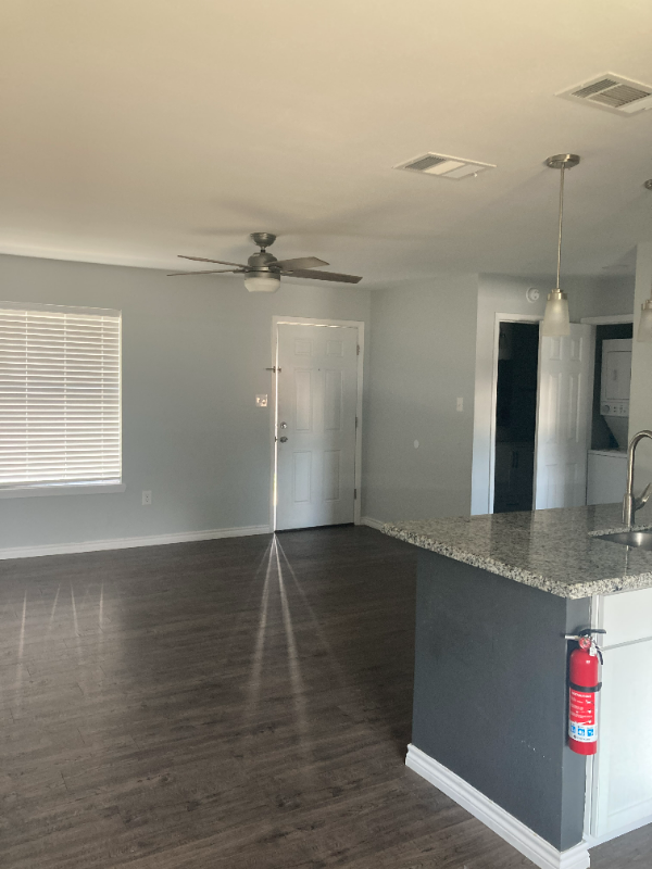 2916 Camellia Ave #2 - Photo 4 of 9