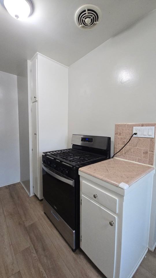 516 N Mar Vista Ave #6 - Photo 3 of 15