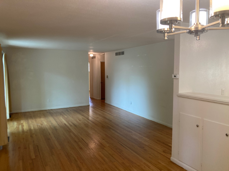 918 Valley Rd - Photo 4 of 11