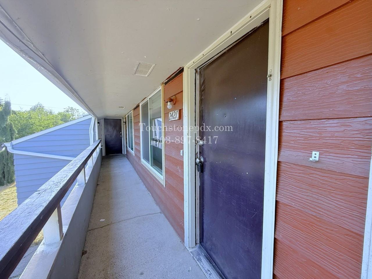 2421 Se 135th Ave - Photo 6 of 26