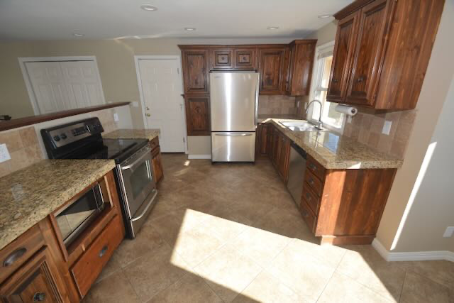 7330 Buckeye Ct - Photo 3 of 19