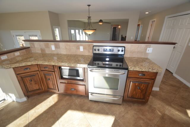 7330 Buckeye Ct - Photo 5 of 19
