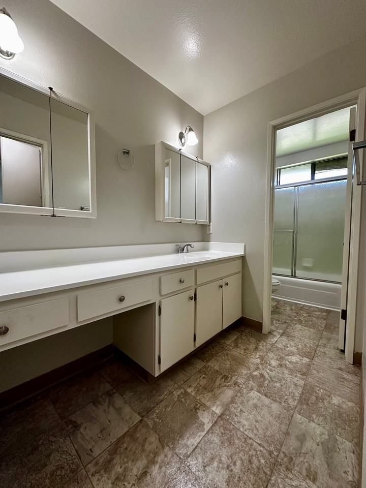 1135 W I St #41 - Photo 4 of 9
