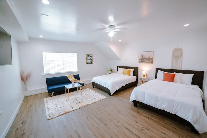5648 Berkshire Dr #5646A - Photo 2 of 16