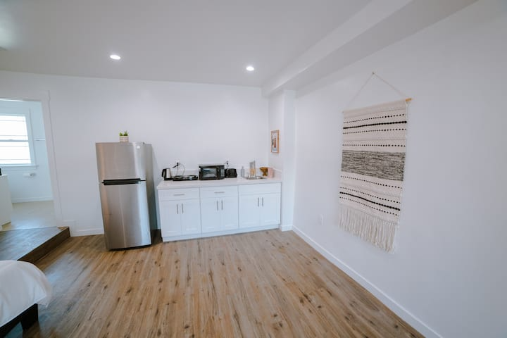 5648 Berkshire Dr #5646A - Photo 3 of 16