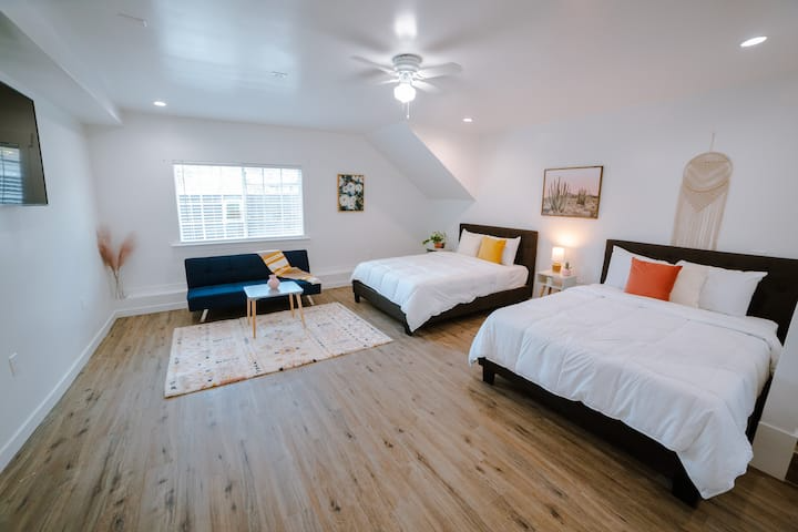 5648 Berkshire Dr #5646A - Photo 4 of 16