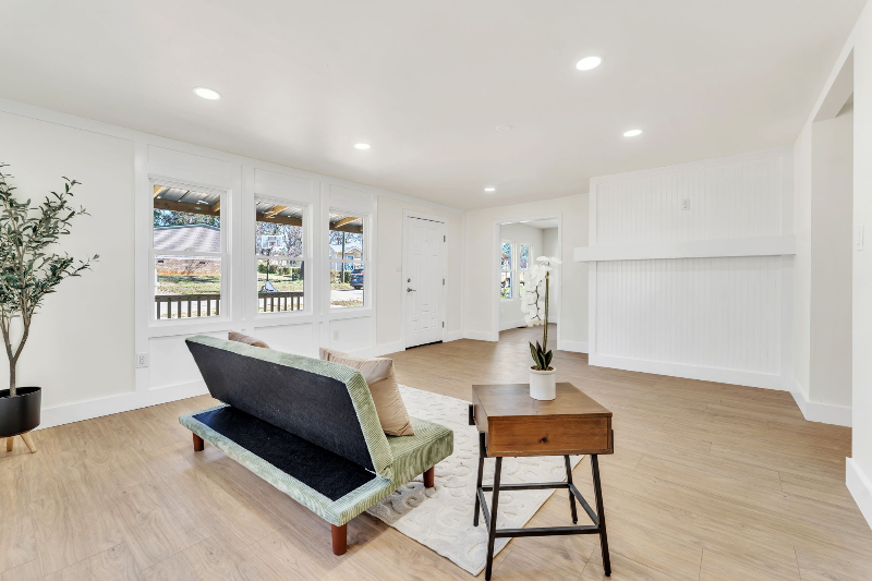 805 W Fairview Ave - Photo 5 of 20