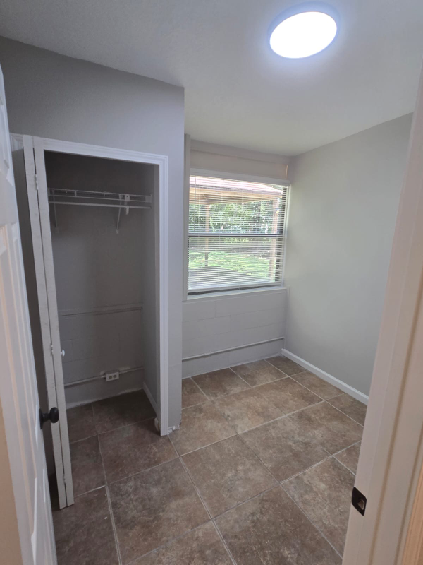10242 Westmar Rd - Photo 5 of 18