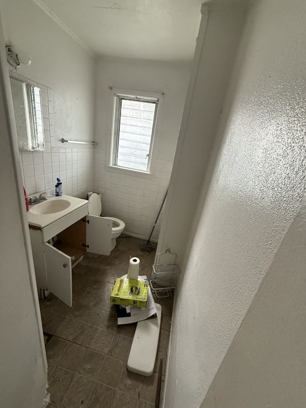1487 Pierce St - Photo 2 of 4