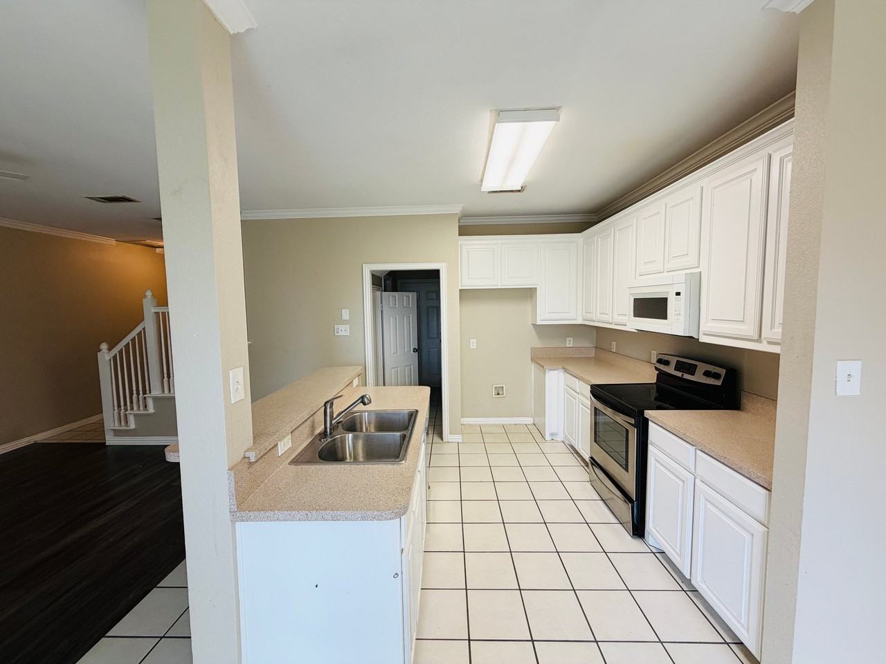5808 Blackmon Ct - Photo 4 of 19