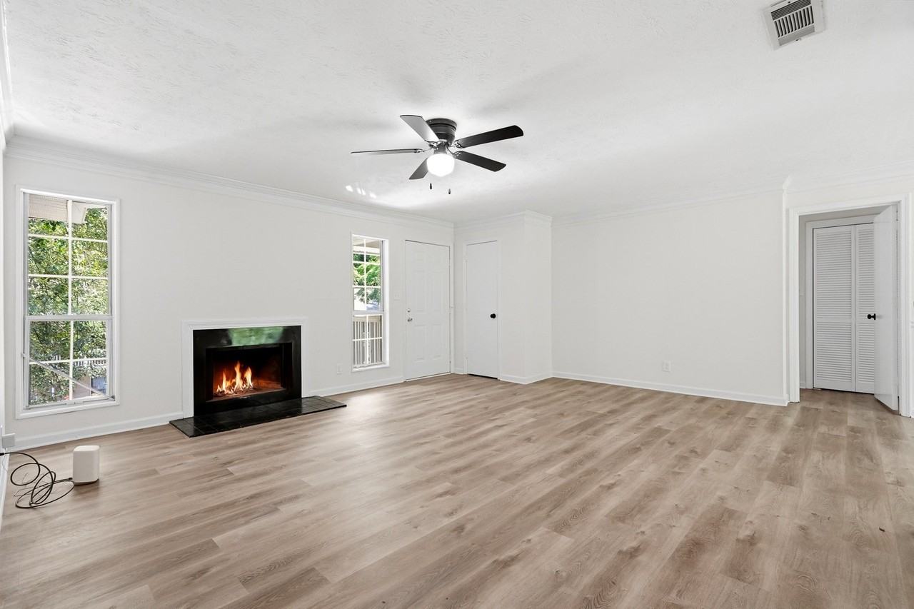 106 Sterling Ct - Photo 5 of 25