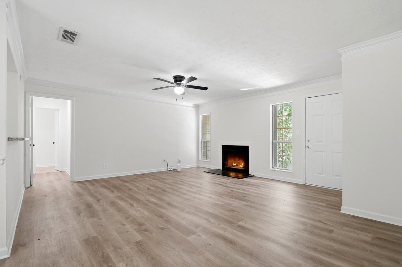 106 Sterling Ct - Photo 6 of 25