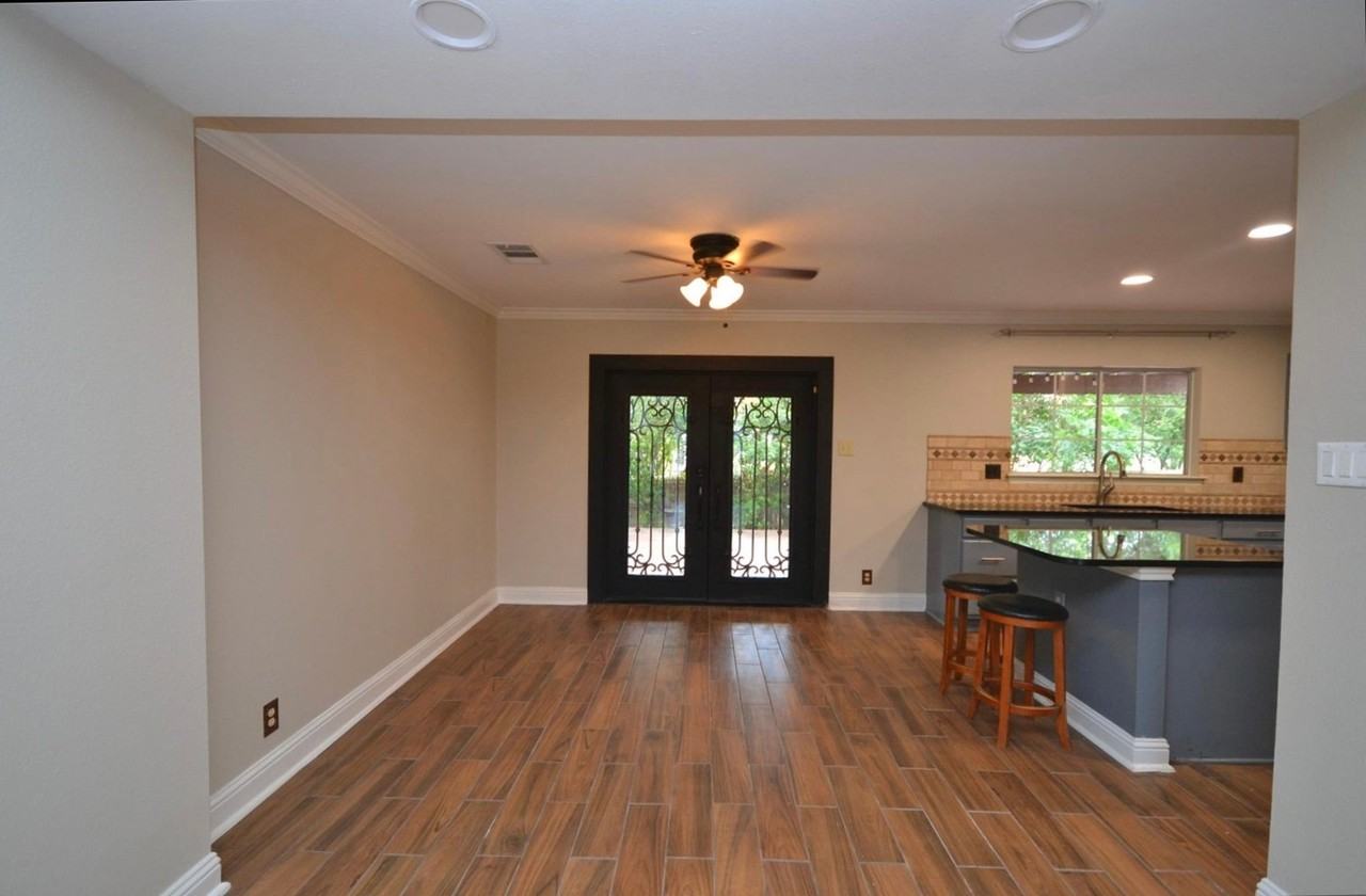 9543 Summerbrook - Photo 3 of 11