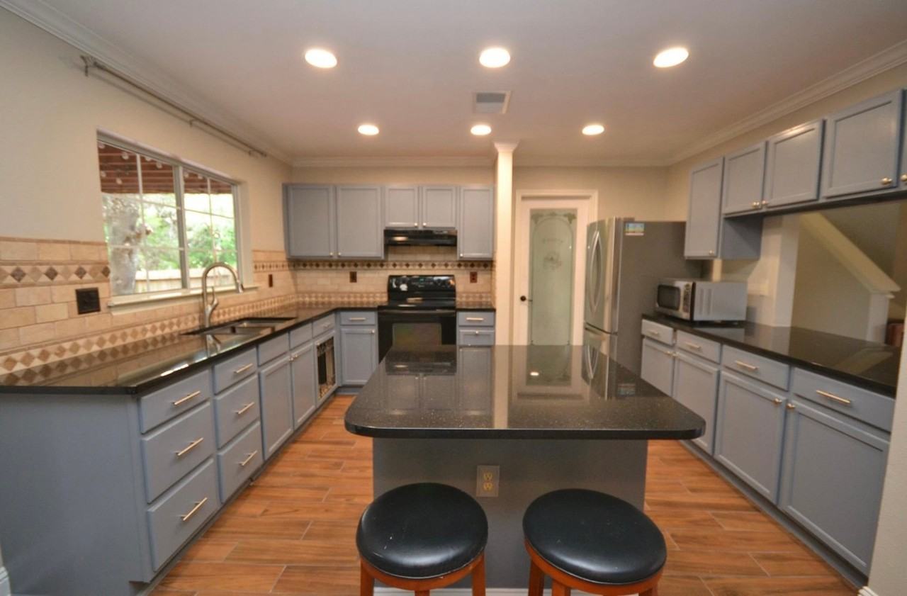 9543 Summerbrook - Photo 4 of 11