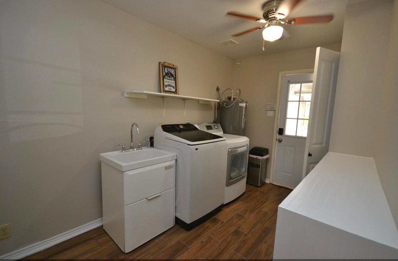 9543 Summerbrook - Photo 6 of 11