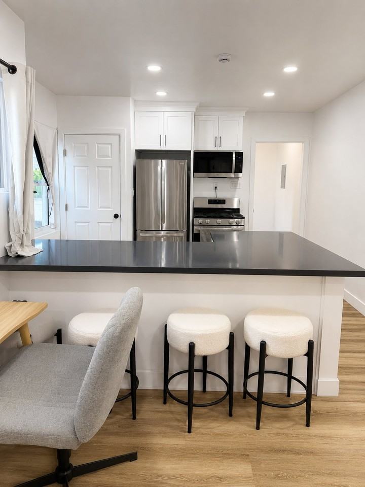 518 Rialto Ave #A - Photo 4 of 22