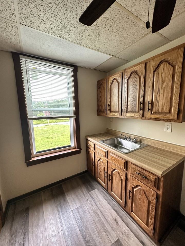 525 Larimer Ave #18 - Photo 2 of 16