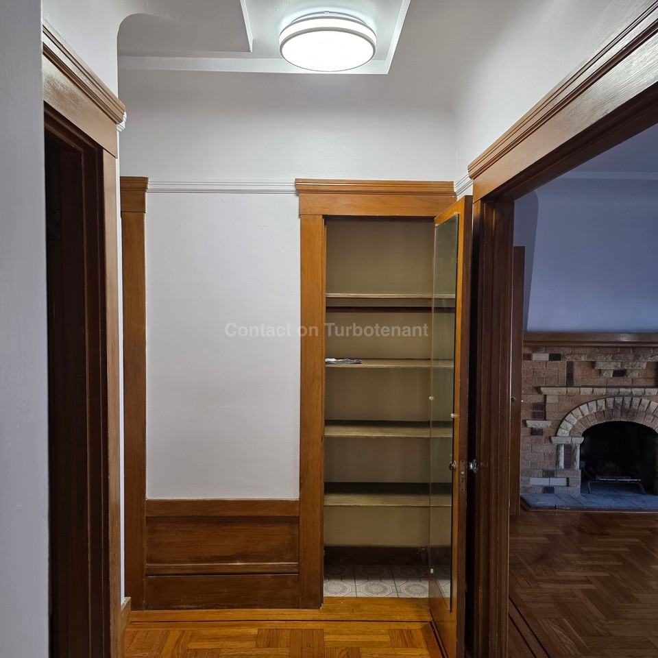 542 Vienna St - Photo 3 of 24