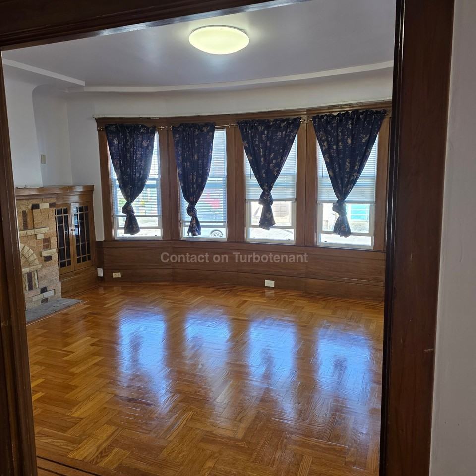 542 Vienna St - Photo 4 of 24