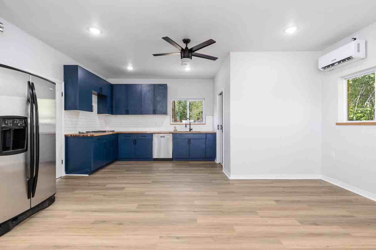 6110 Brooks Dr - Photo 3 of 11