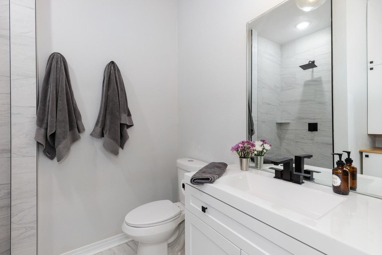 6110 Brooks Dr - Photo 6 of 11