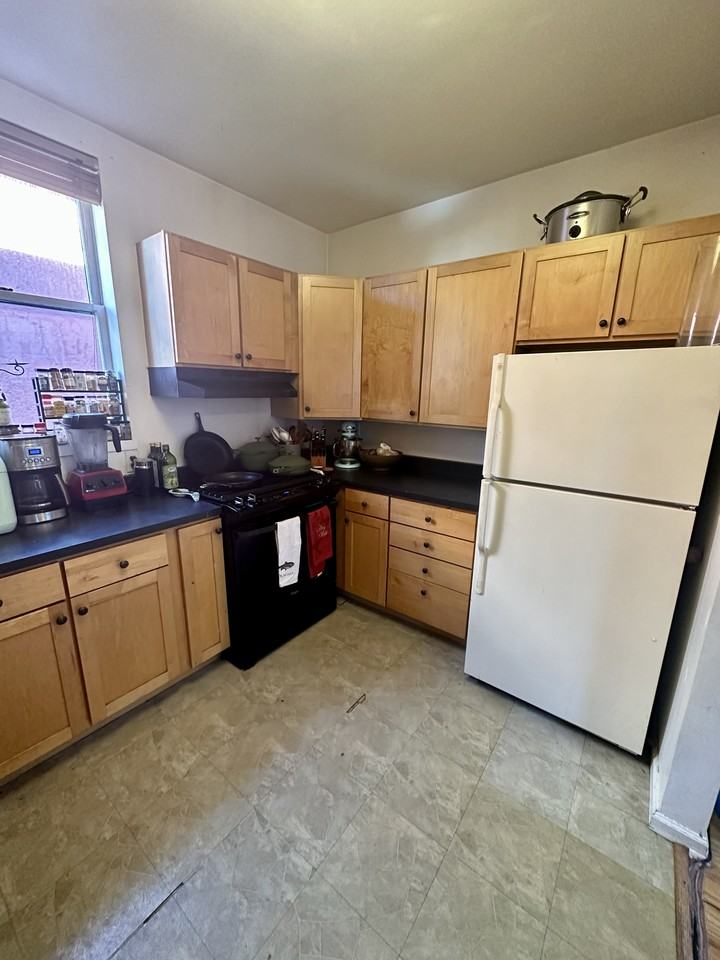 149 S Corona St #NA - Photo 4 of 17