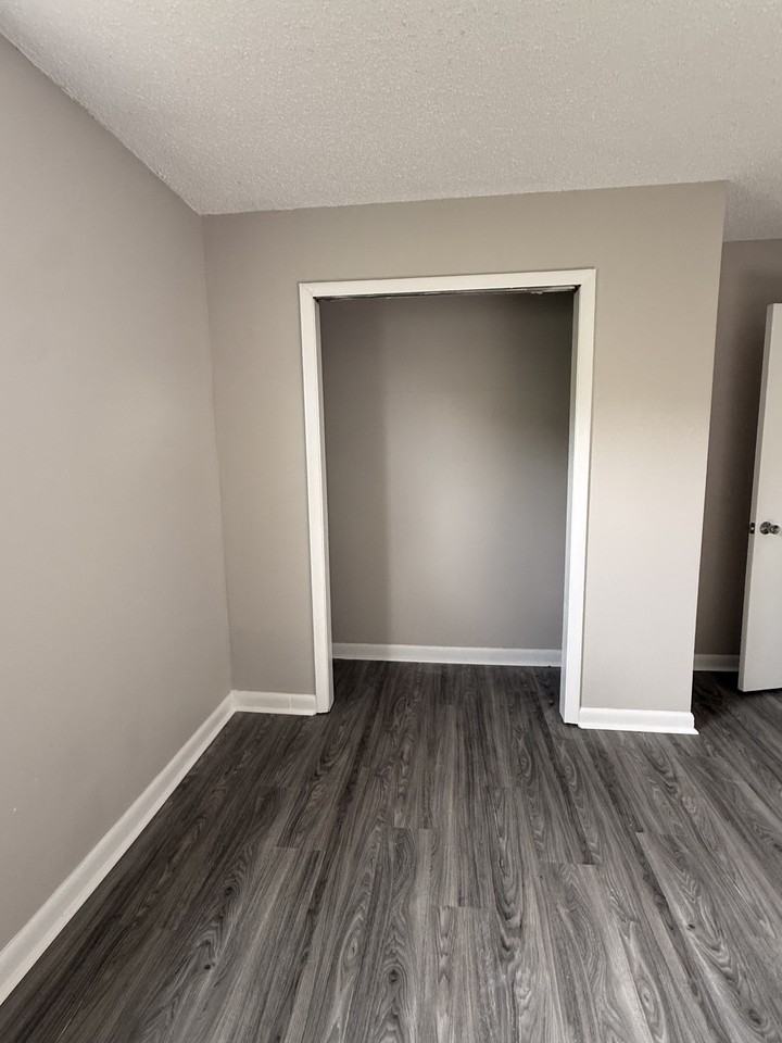706 Linden Green Dr #NA - Photo 6 of 12