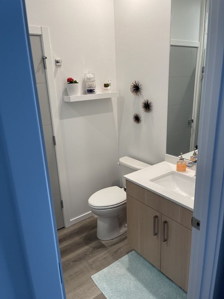 8447 Delridge Way Sw #B2 - Photo 4 of 6