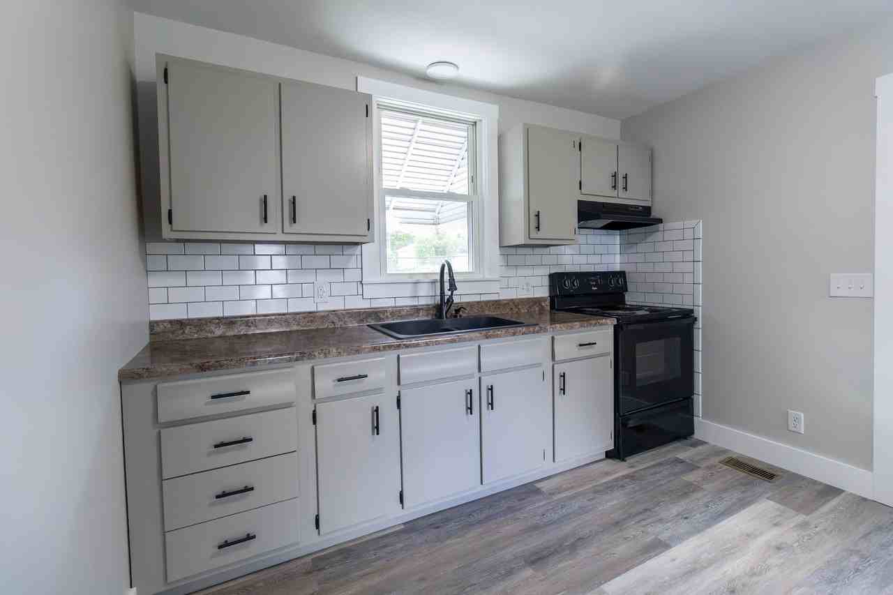 46 Saint Clair St #NA - Photo 4 of 13