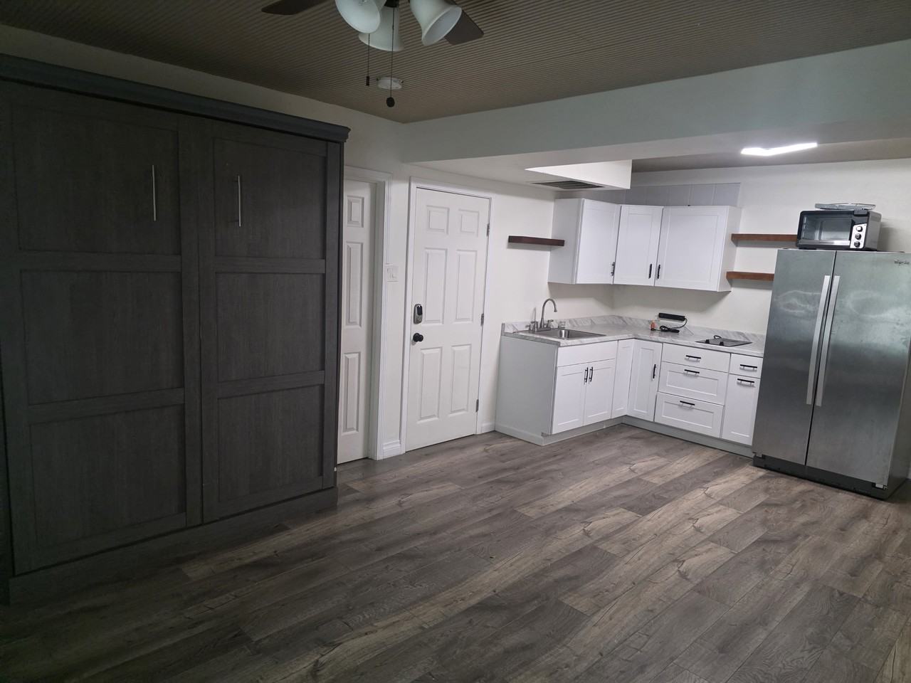 4133 N Rogers Rd #1STUDIO - Photo 4 of 6