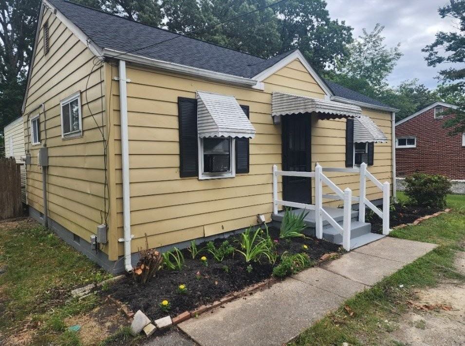 136 Banneker Dr - Photo 2 of 15