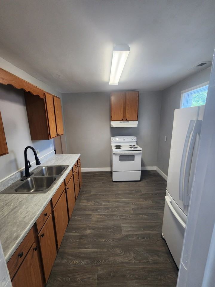 136 Banneker Dr - Photo 3 of 15